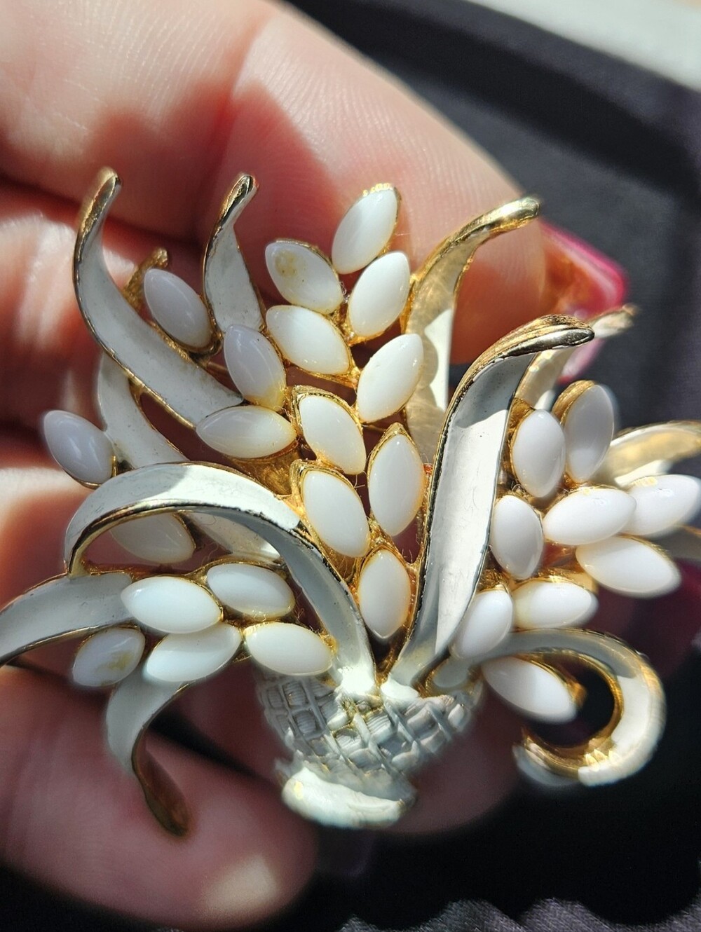 BASKET BROOCH, Vintage Brooch, Art Brooch
